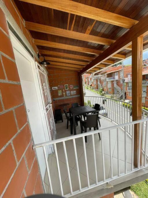 Comodo Casa A 19 Min Del Aeropuero Jmc Apartment Rionegro Luaran gambar